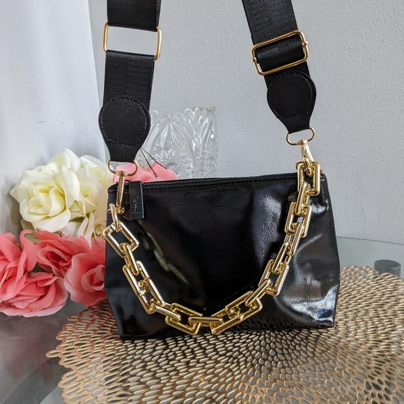 Yves Saint Laurent - Picture 3 of 13